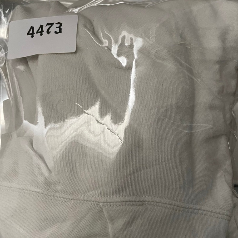 Kaws Sesame Street Hoodie Mens XL White Uniqlo UT - Picture 9 of 9